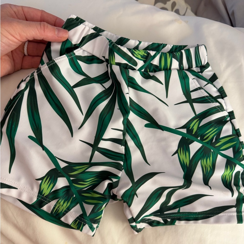 PatPat Tropical Green Leaf Swim Trunks